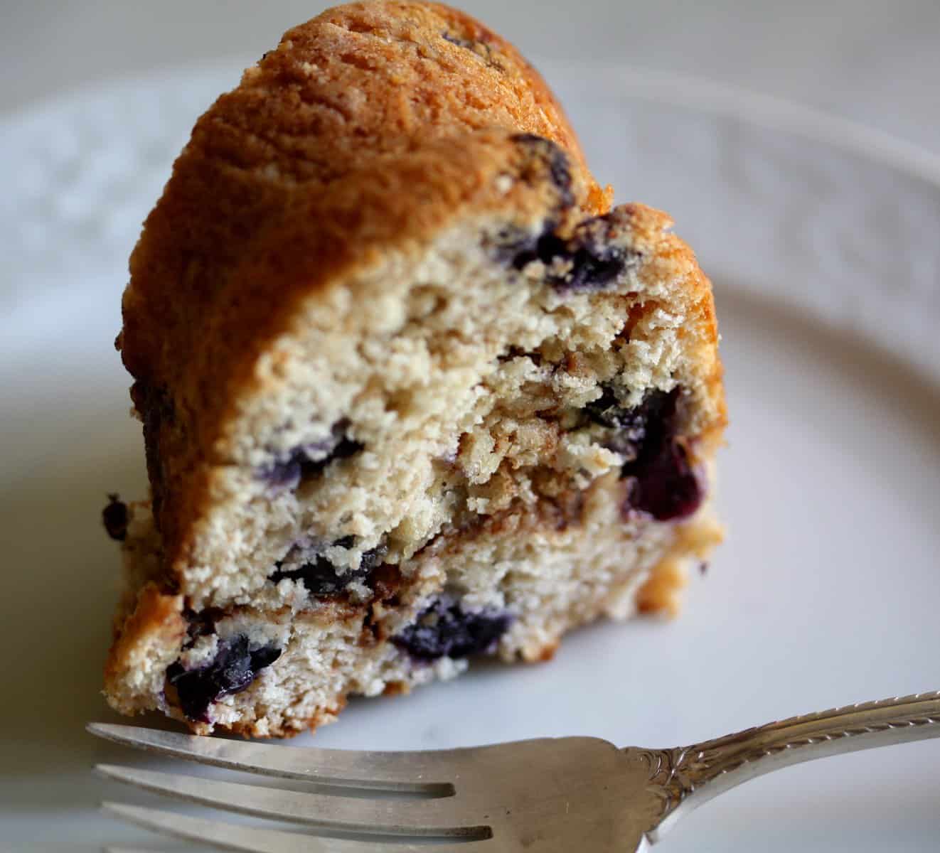 Blueberry yogurt cake